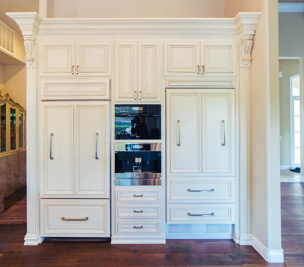 Custom kitchen cabinets built by AV's Cabinets — project photo 3