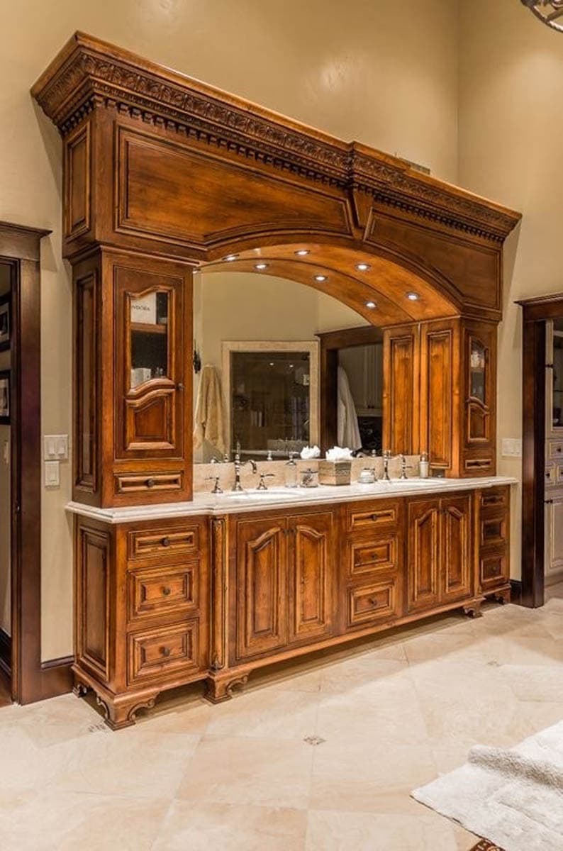 Custom kitchen cabinets built by AV's Cabinets — project photo 1