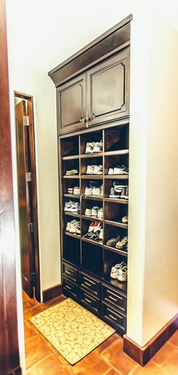 Custom kitchen cabinets built by AV's Cabinets — project photo 1