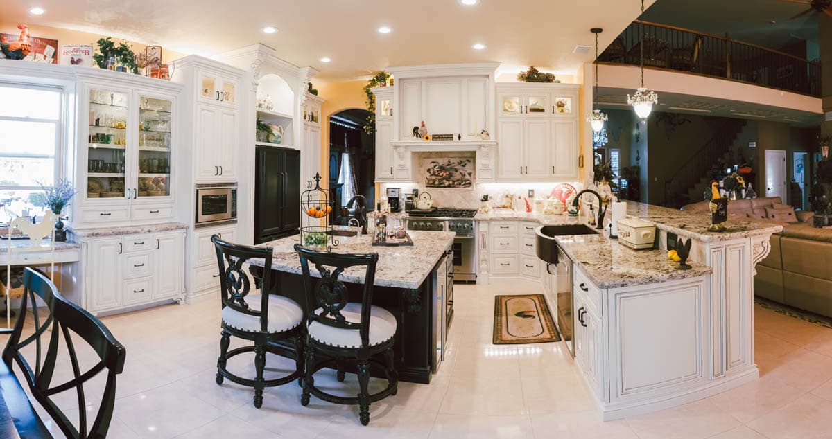 Custom kitchen cabinets built by AV's Cabinets — project photo 1