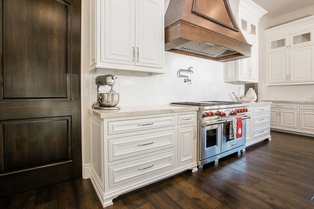 Custom kitchen cabinets built by AV's Cabinets — project photo 1