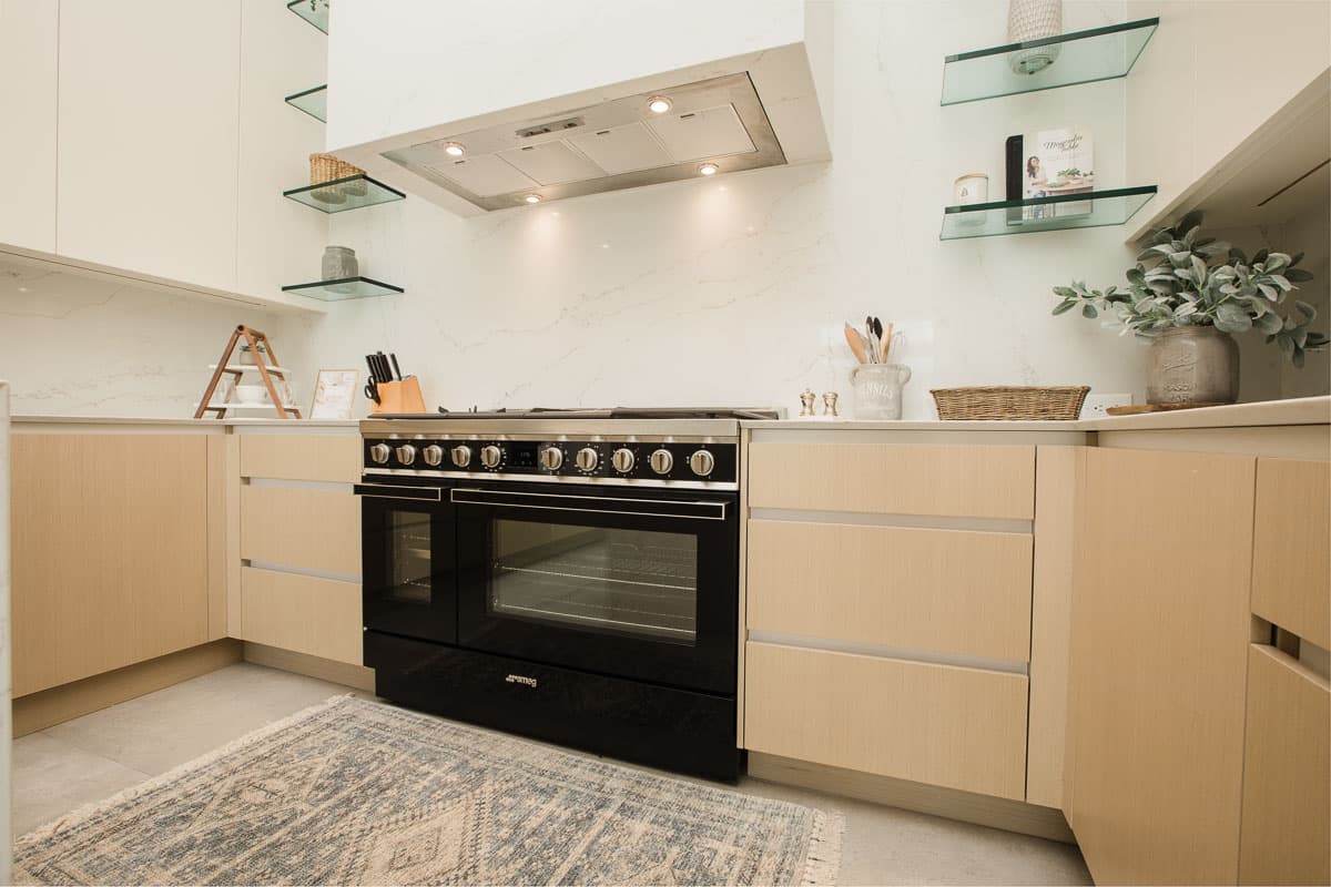 Custom kitchen cabinets built by AV's Cabinets — project photo 1
